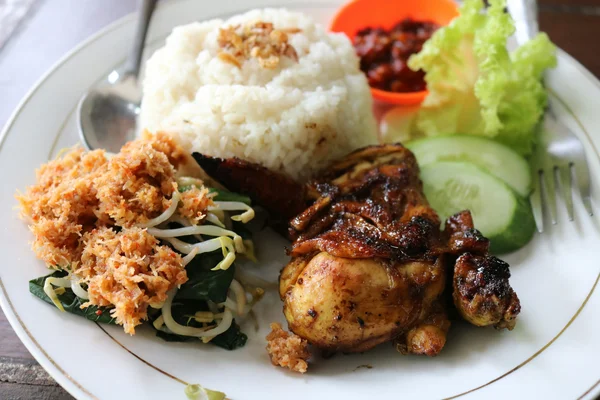 Nasi Ayam Goreng